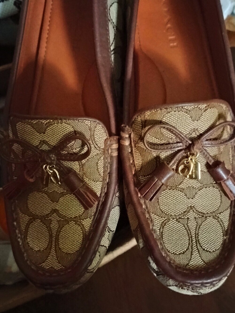 COACH 8.5 B LOGO DRIVING LOAFER STYLE SHOES - Picture 2 of 11